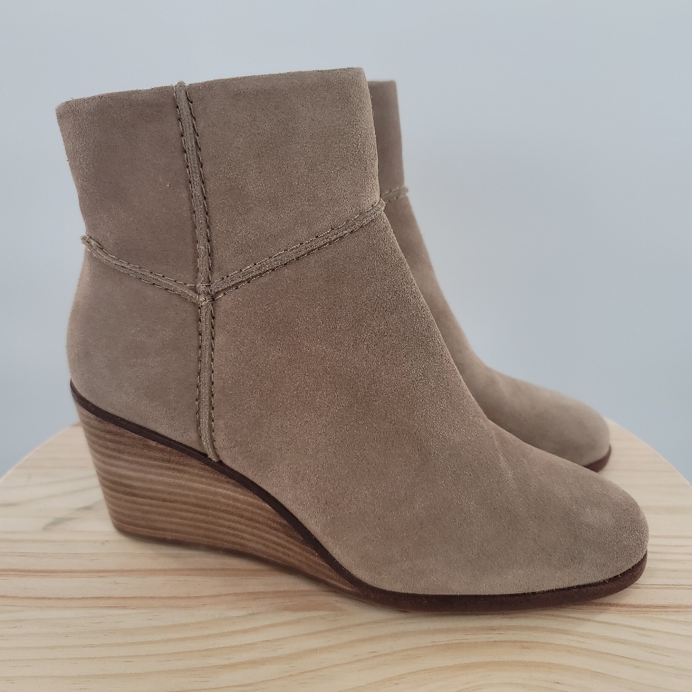 NEW Lucky Brand Zollini Tan Beige Suede Wedge Boot 9.5M/41
